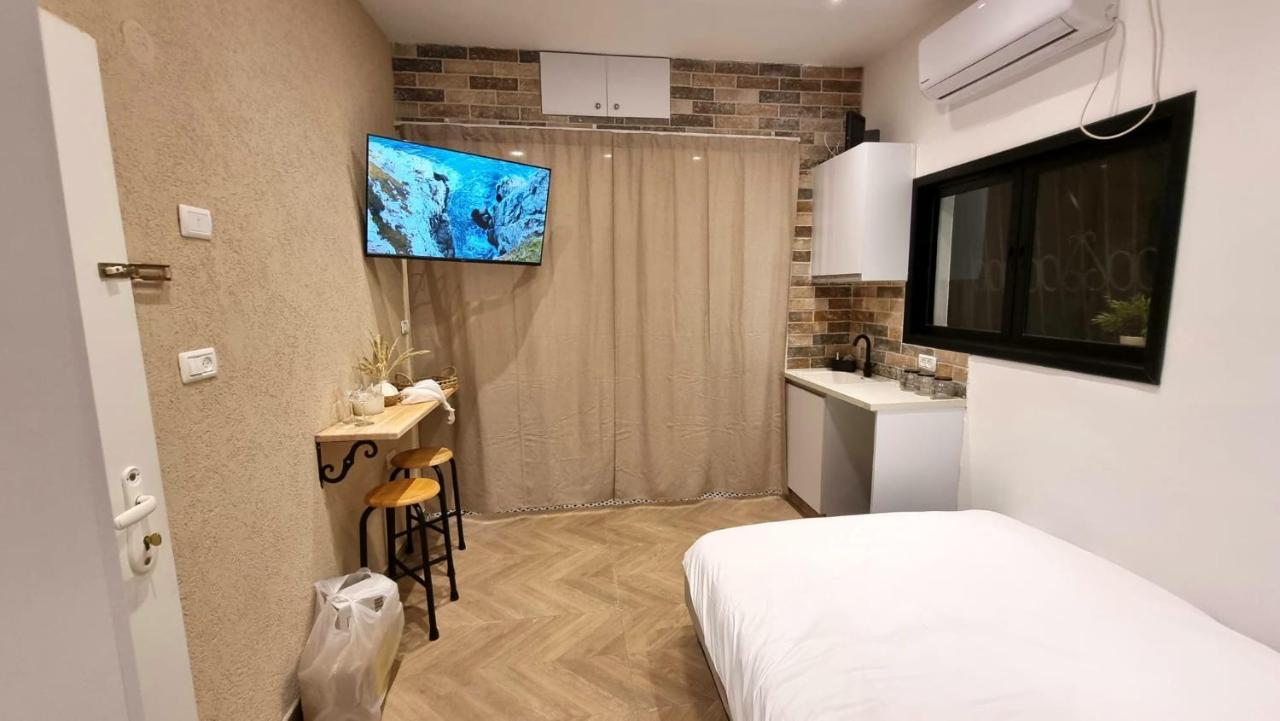 Shenkin Corner Apartment